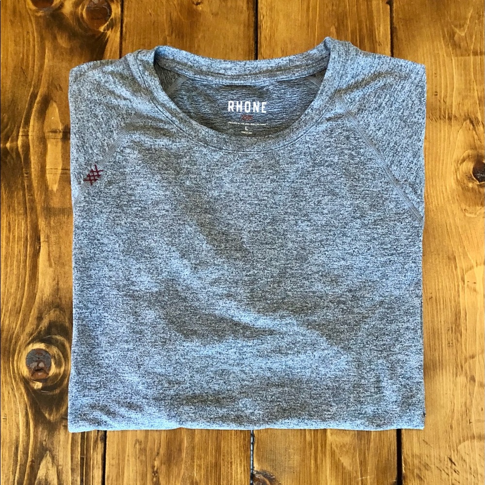 Mens Rhône Reign shirt: Size Large, Color heather grey, excellent condition!